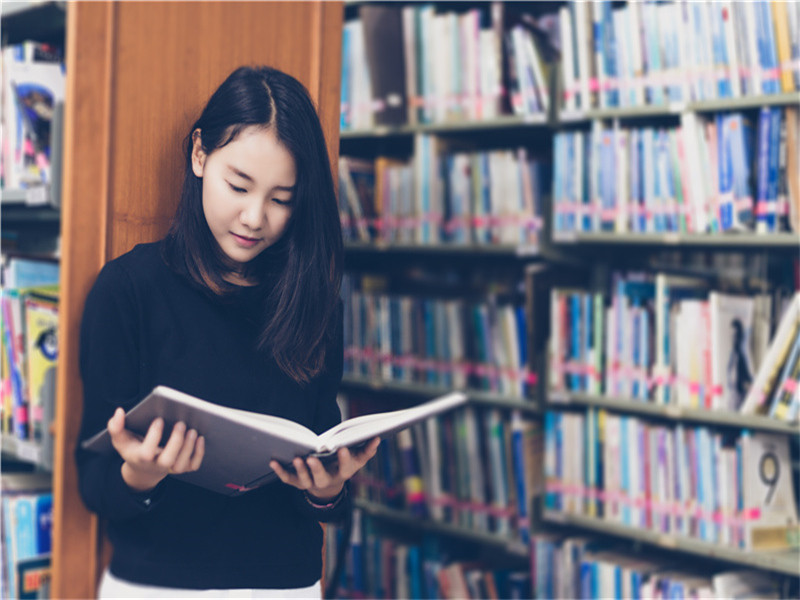 绚丽多彩造句,用绚丽多彩怎么造句子(216句)